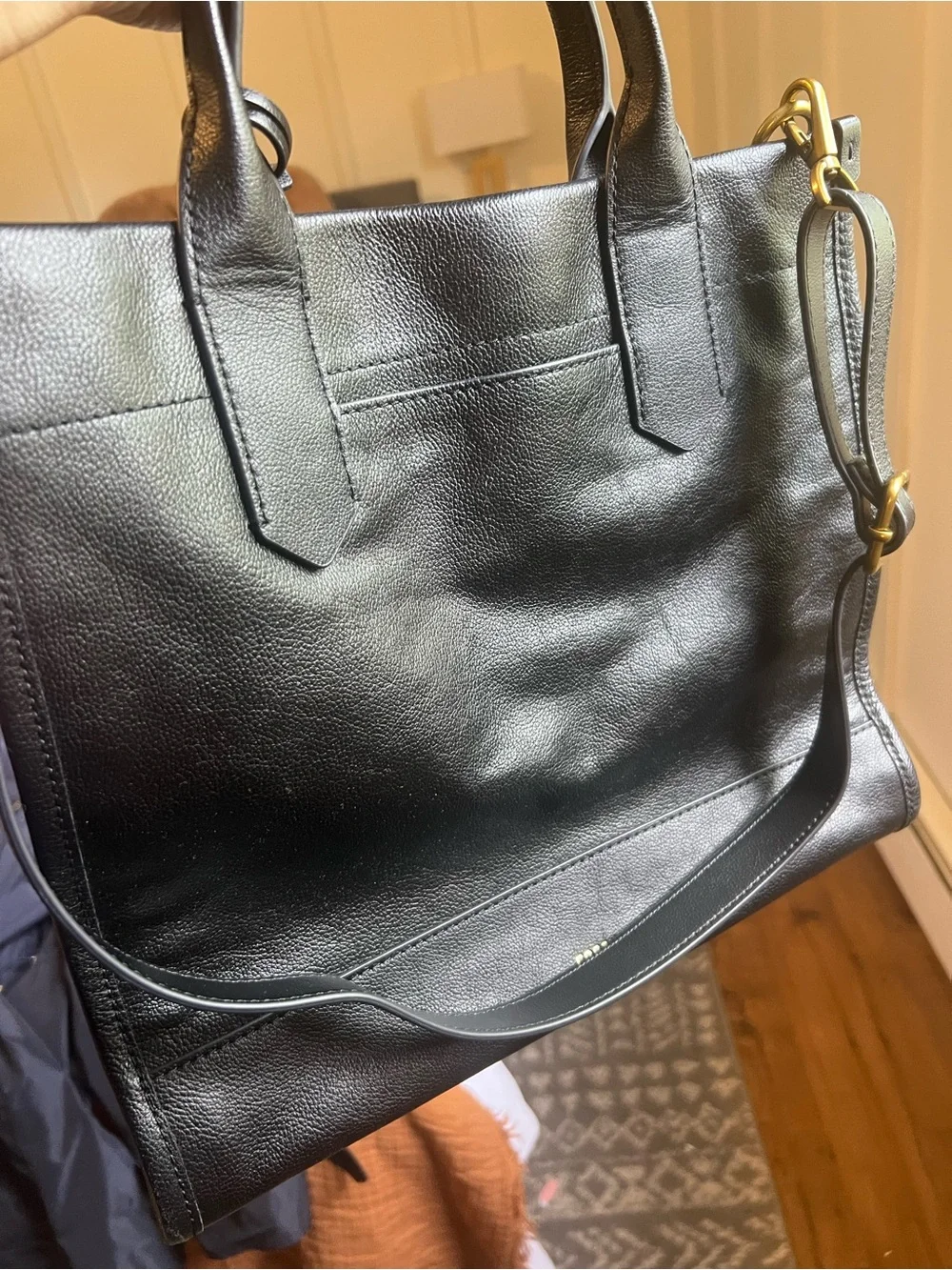 Fossil Black Leather Tote with Gold Hardware and Adjustable Strap - Picture 6 of 14